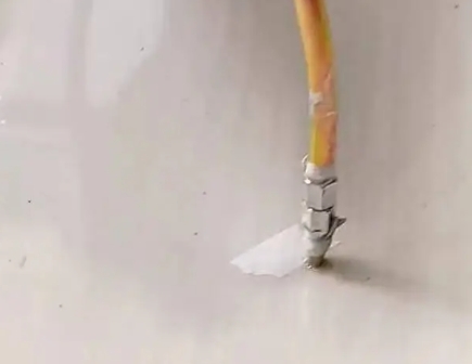 长丰瓷砖空鼓维修公司专业解答在瓷砖铺贴过程中，如果使用的砂料过粗（如全部使用了粗砂），可能会导致以下问题